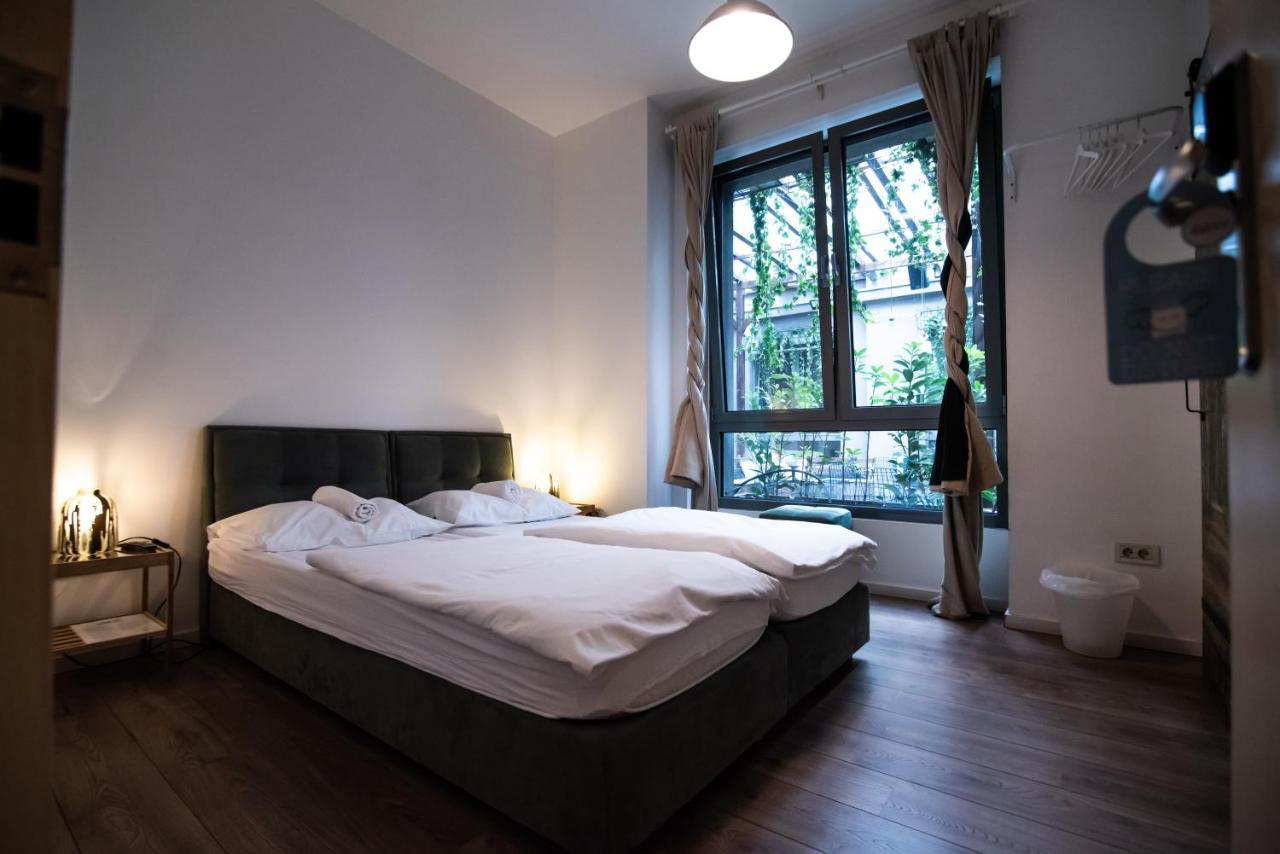 Boutique Hostel Shappy ซาเกร็บ ภายนอก รูปภาพ