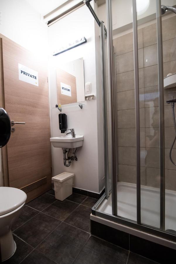 Boutique Hostel Shappy ซาเกร็บ ภายนอก รูปภาพ