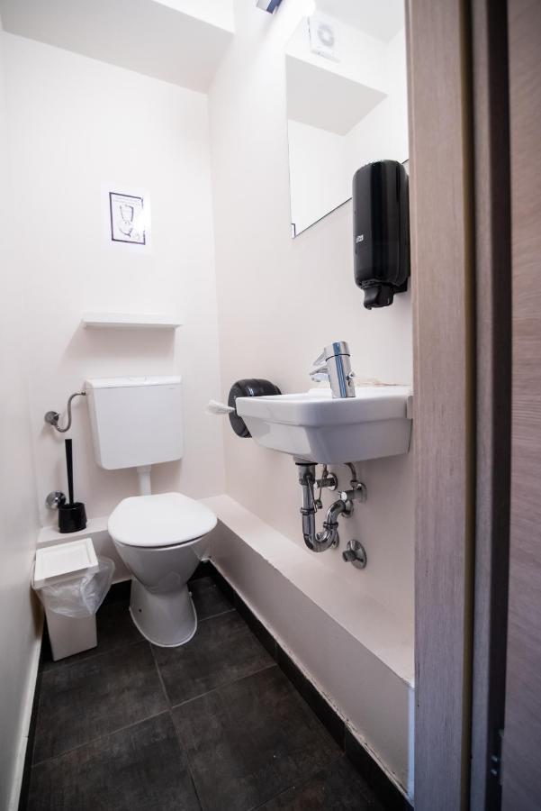 Boutique Hostel Shappy ซาเกร็บ ภายนอก รูปภาพ