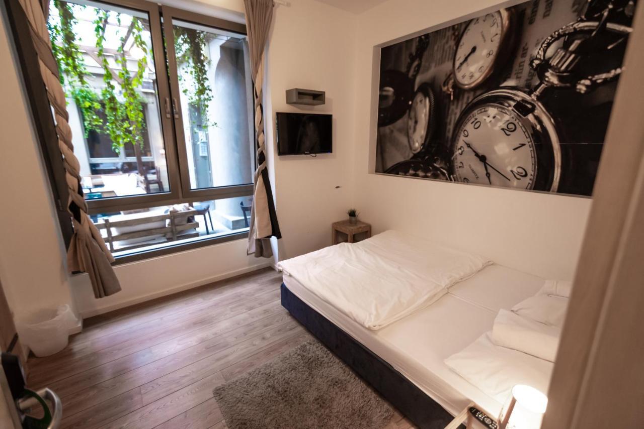 Boutique Hostel Shappy ซาเกร็บ ภายนอก รูปภาพ