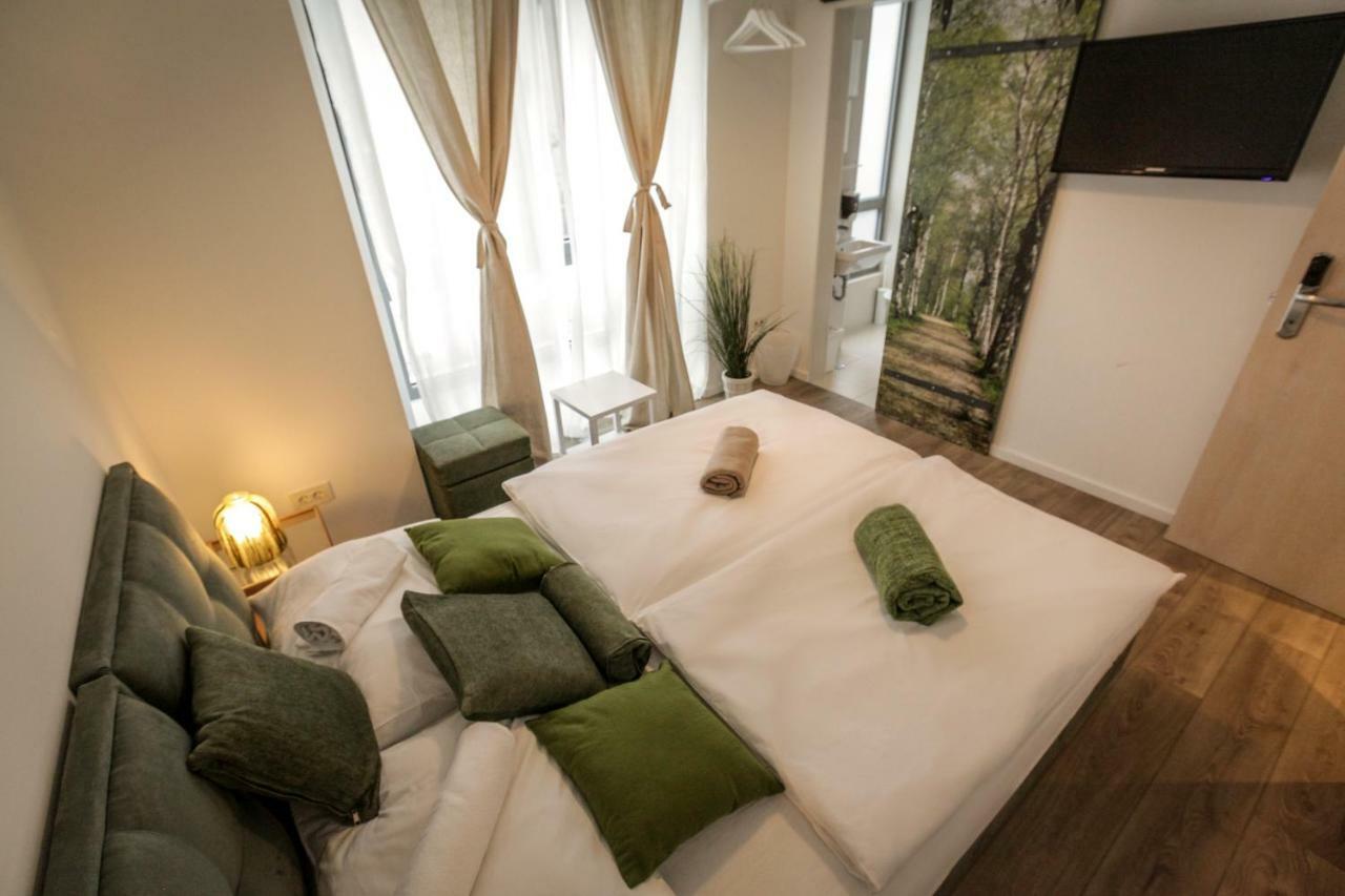 Boutique Hostel Shappy ซาเกร็บ ภายนอก รูปภาพ